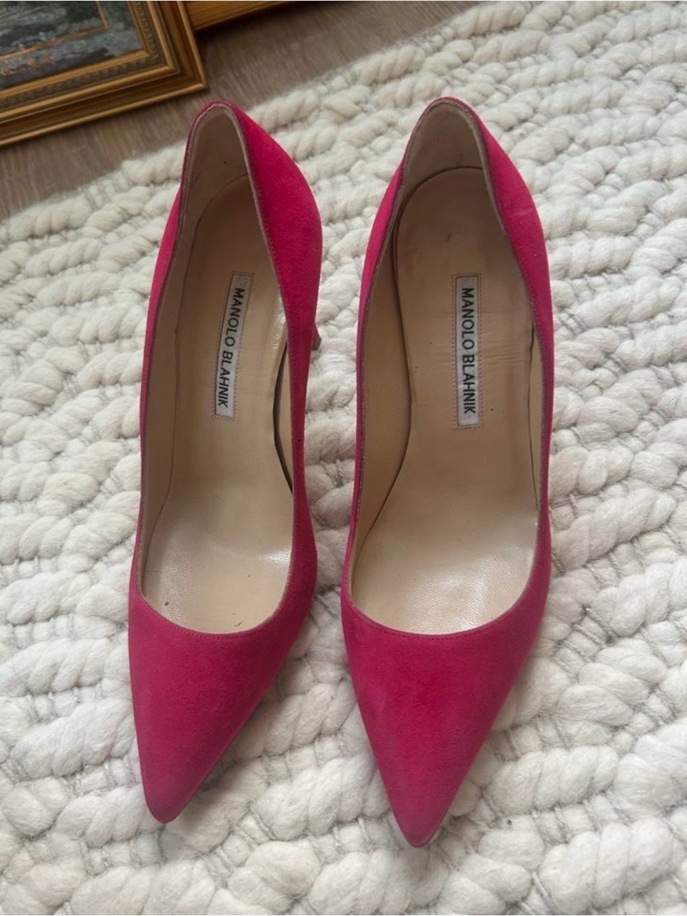 Manolo Blahnik Hot Pink Suede Pointed-Toe Pumps sz 37